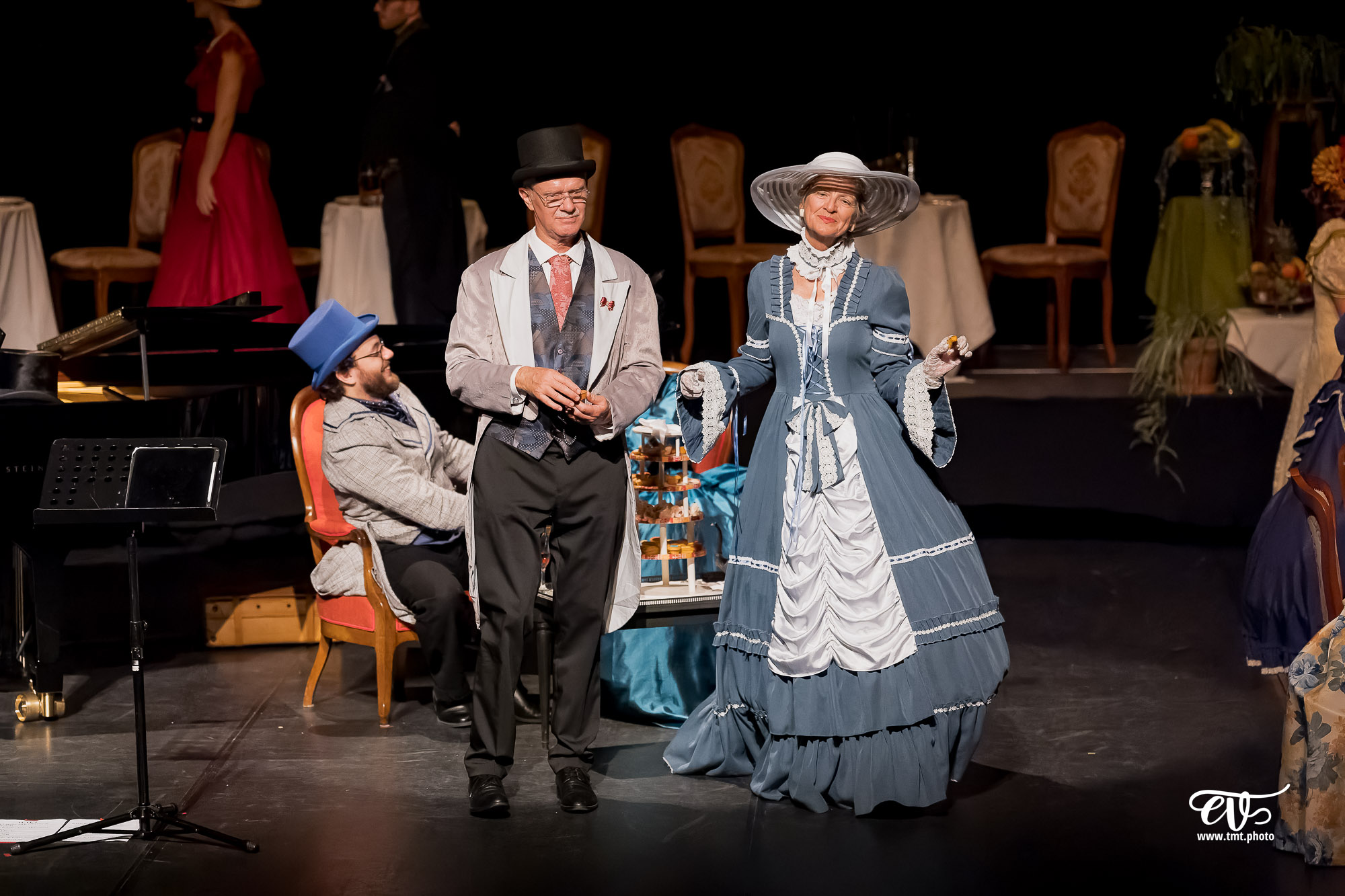 DANS LE SALON DE ROSSINI